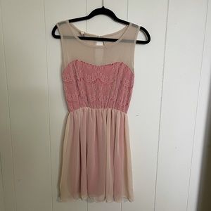 👛3/$20 Minimi Pink Lace & Sheer Dress